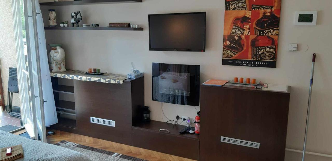Rosy Apartman Apartment Вонярквашеги Екстериор снимка