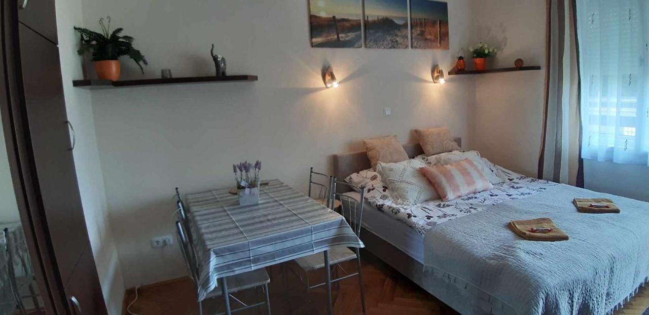 Rosy Apartman Apartment Вонярквашеги Екстериор снимка