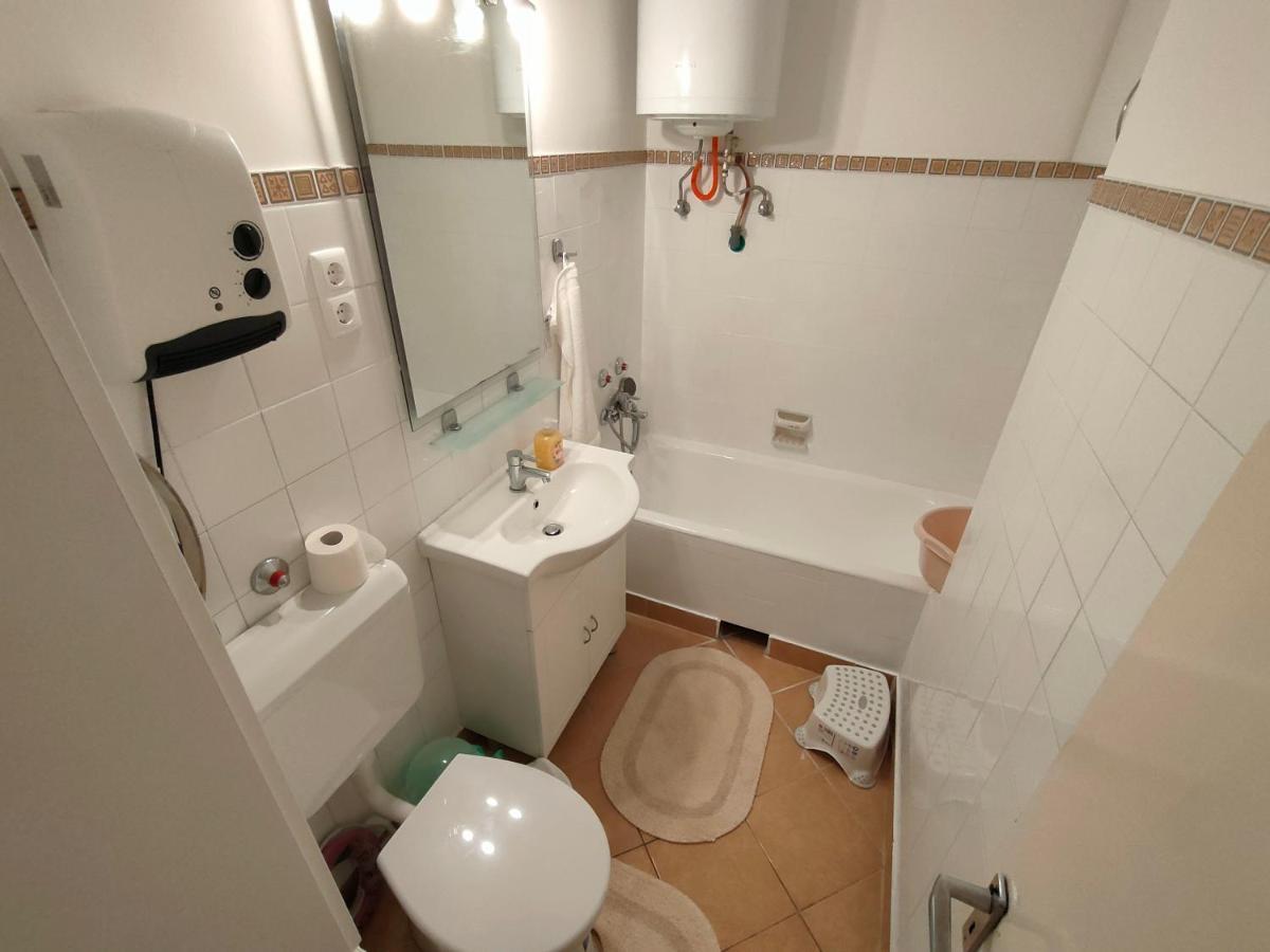 Rosy Apartman Apartment Вонярквашеги Екстериор снимка